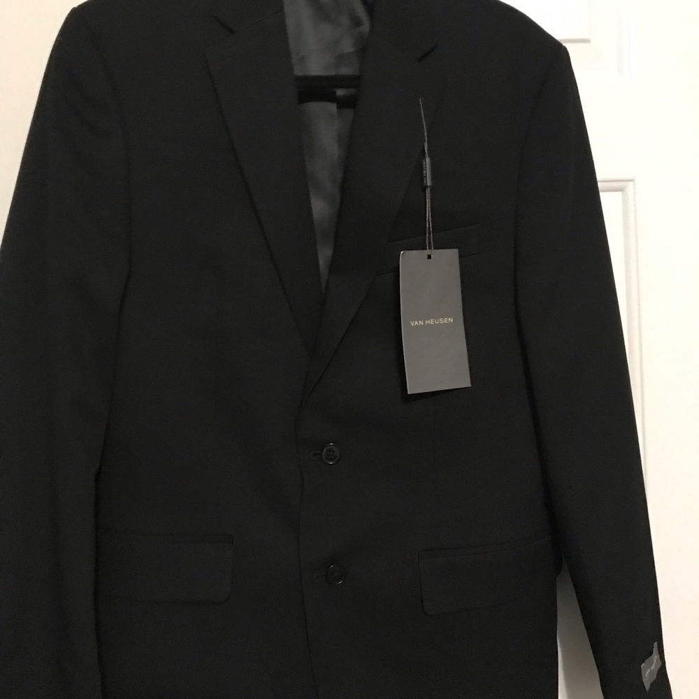 VAN HEUSEN CLASSIC MODERN FIT MEN BLAZER. CLASSIC DESIGN FOR GENTLEMEN LOOKS
